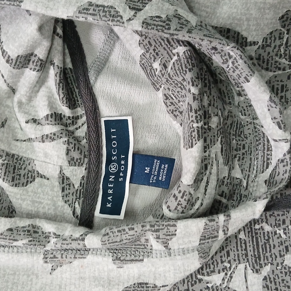 Karen Scott Funnel Neck Pullover ActiveSweatshirt (Gray Floral, Medium) - Picture 2 of 5
